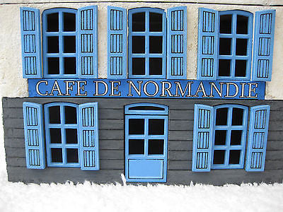 28mm 1:56 "Cafe De Normandie"