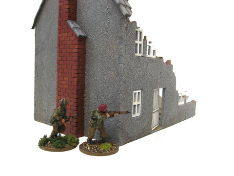 28mm 1:56 "Ruined House 1"