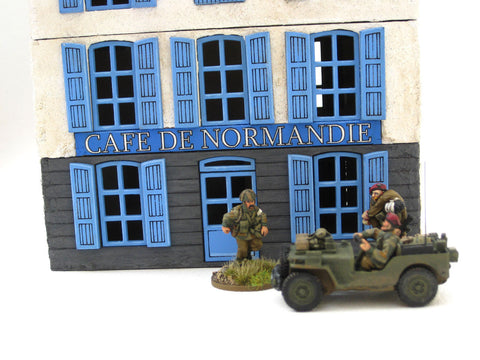 28mm 1:56 "Cafe De Normandie"