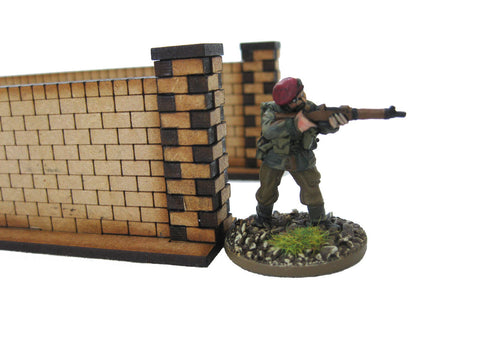 28mm 1:56 Red Brick Walls (2 x straight pieces )