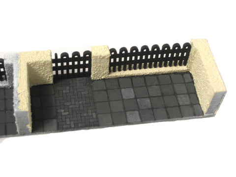 28mm 1:56 "The Terrace" Front Yard (Plain wall version)