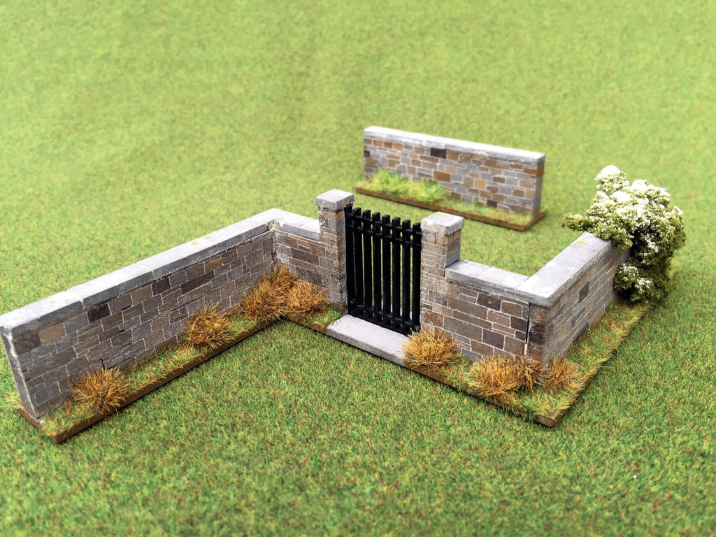28mm 1:56 Stone Wall "Z section with gate" & 75mm short piece.