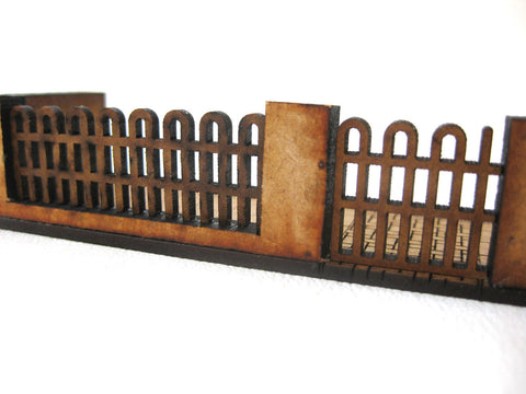 28mm 1:56 "The Terrace" Front Yard (Plain wall version)