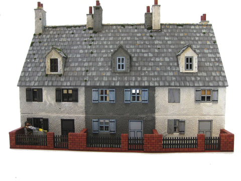 28mm 1:56 "The Terrace" Front Yard (Red brick version)